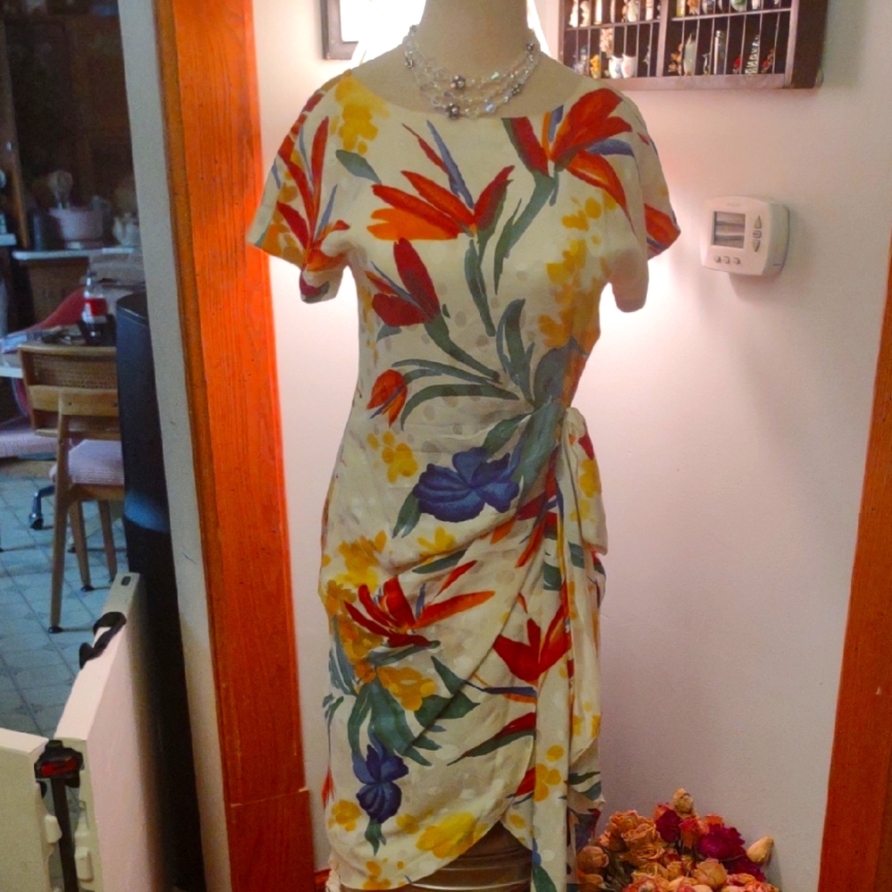 Vintage Red and Yellow Sheath Midi Dress with Crew Neck